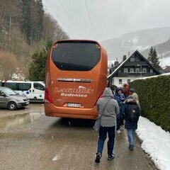 Die Abfahrt nach Freiburg&sol; La partida hacia Friburgo