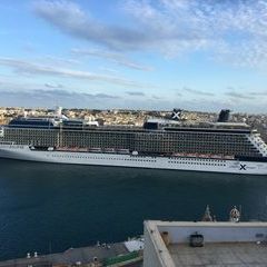 Und immer wieder die übermächtigen Kreuzfahrtschiffe, die in Valletta anlegen