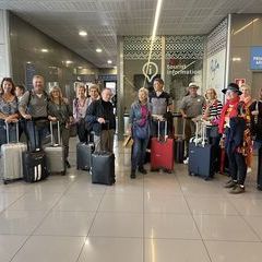 Die Ankunft der ersten Gruppe in Brindisi am Flughafen