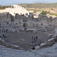 Das große Theater von Patara - zuletzt umgebaut für Gladiatorenkämpfe und Seeschlachten