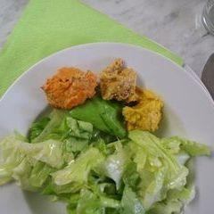 Samstag Mittag Vorspeise Salat mit diversen Dipps