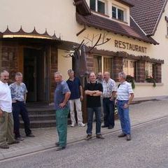 Vor der mittäglichen Einkehr ins Restaurant "La Couronne" im Elsaß