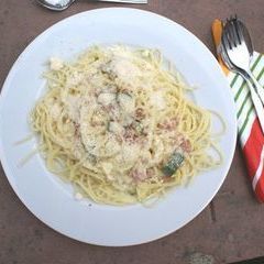 Spaghetti Carbonara als Hauptspeise am Samstag